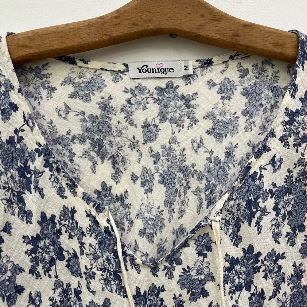 Younique Floral Blouse - Picture 4 of 6